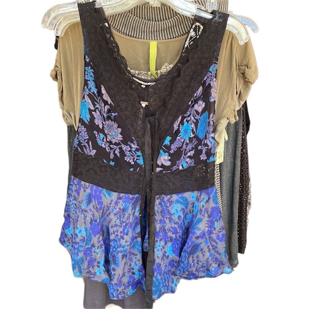 Free people hook and eye flows tank